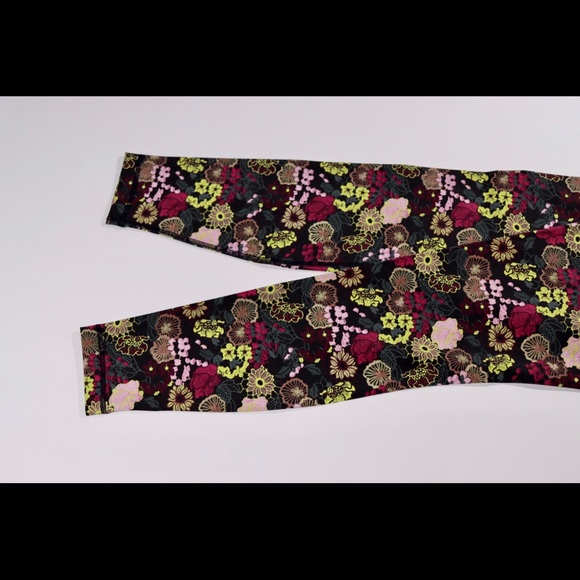 Wunder Under HR Tight Fluorolace Multi - Picture 1 of 5